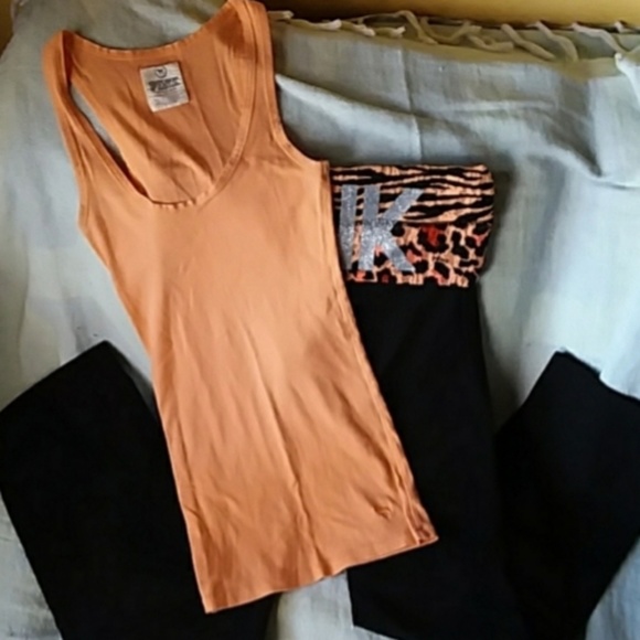 🧡VS PINK Set YOGA w/ FLARE & Tank🧡 - Picture 2 of 4